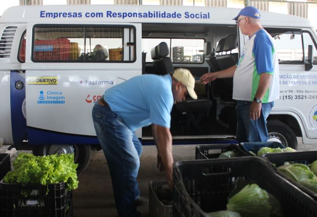 4 toneladas de hortifrútis são distribuídas em Itapeva