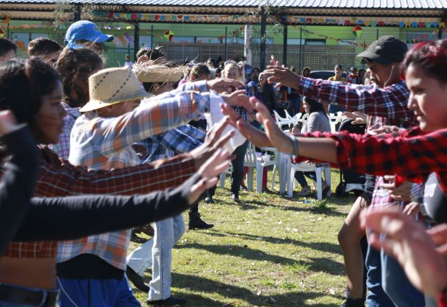 População assistida pelo CRAS Santa Maria participa de Festa Julina com diversão e comidas típicas 