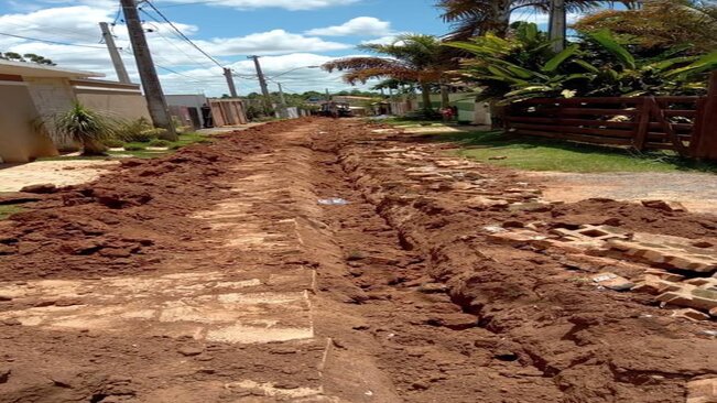 SECRETARIA DE TRANSPORTES E SERVIÇOS RURAIS REALIZA A EXTENSÃO DA REDE DE ÁGUA NO BAIRRO ENGENHO VELHO