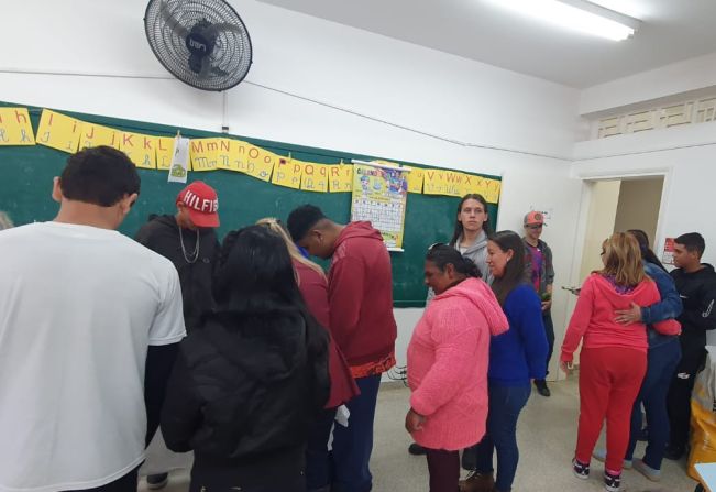 Assistidos pela Casa do Adolescente realizam visita à Apae de Itapeva