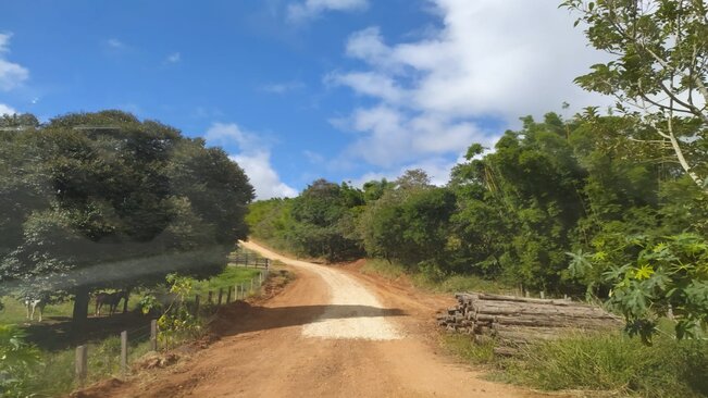 Secretaria de Transportes e Serviços Rurais realiza serviços de manutenção de estradas rurais