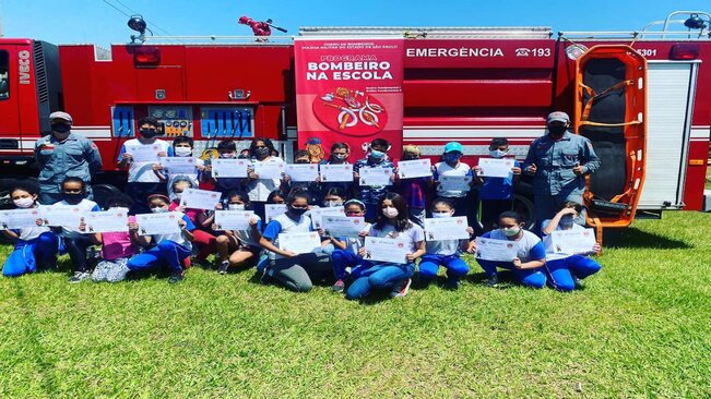 BOMBEIROS NA ESCOLA ENTREGA CERTIFICADOS A 108 ALUNOS REDE PÚBLICA